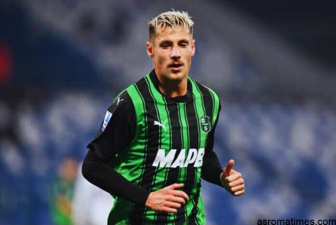 Roma Eye Relegated Sassuolo Striker Andrea Pinamonti as Summer Target